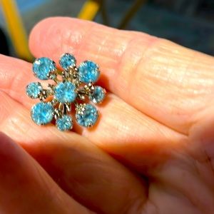 Vintage 1940-50, light blue, one inch Brooch setting in a silver.